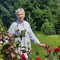 Екскурсовод Лариса