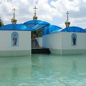 Купіль на джерелі святої праведної Анни в Онишківцях