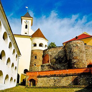 Внутрішній двір замку Паланок у Мукачеві